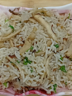 சிப்பி காளான் பிரைட் ரைஸ் (Mushroom Fried Rice in Tamil) செய்முறை முக்கிய புகைப்படம்