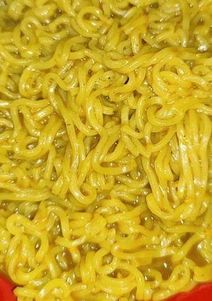 मैगी(maggi recipe in hindi) रेसिपी मुख्य फोटो