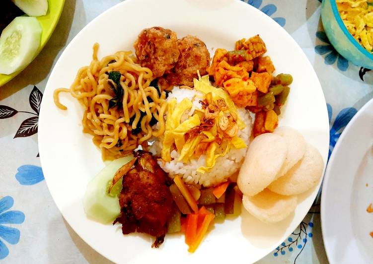 Cara Gampang Menyiapkan Nasi Uduk Magicom yang Menggugah Selera