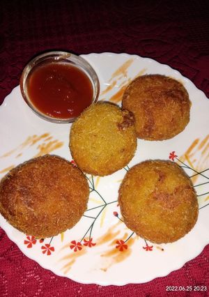 চীজি পটেটো বাইট (Cheese Potato bites recipe in bengali) রেসিপির প্রধান ছবি