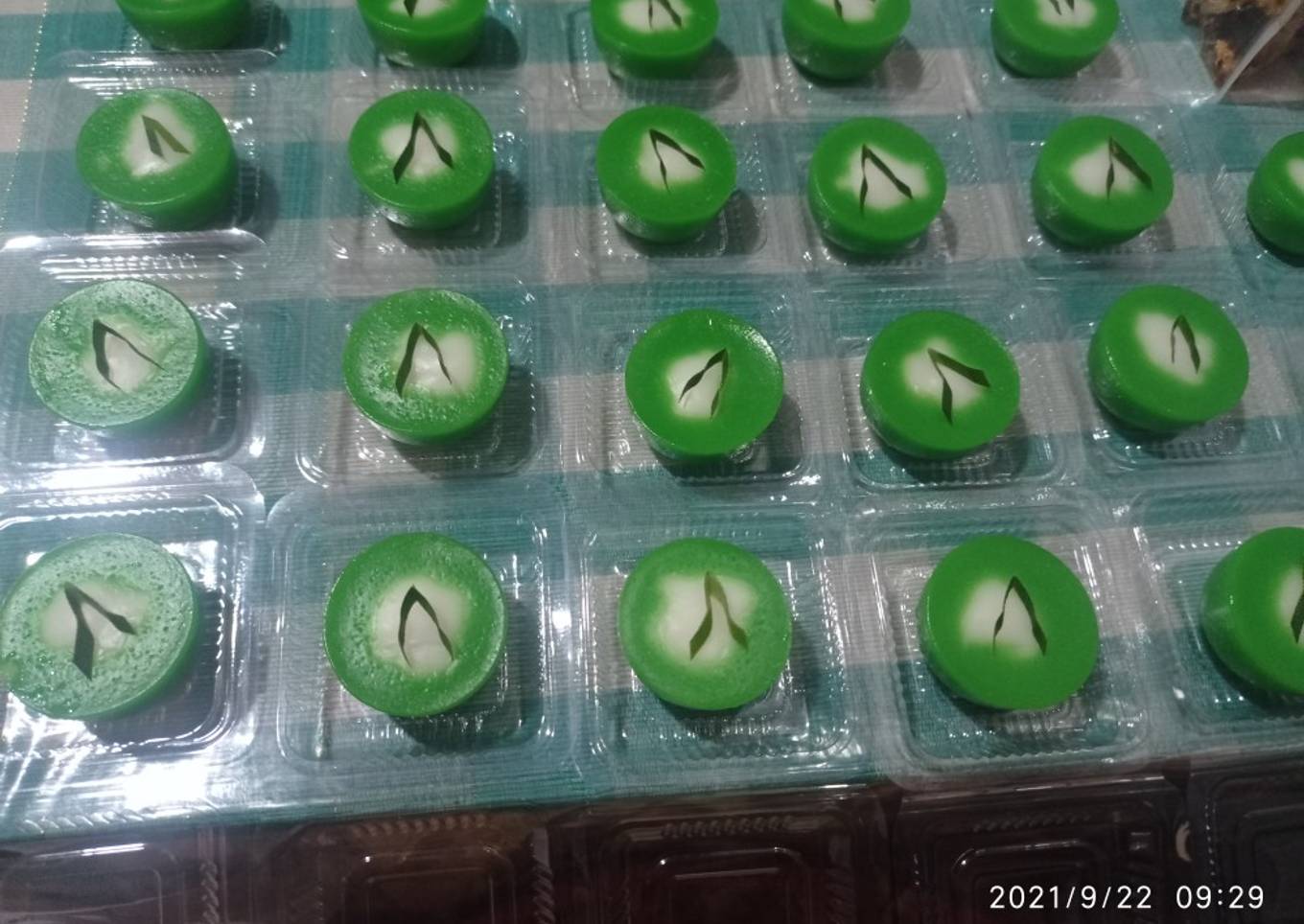 Kue Nona Manis