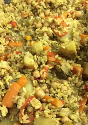 Una foto de Guiso de vegetales legumbres y lo qué hay!!