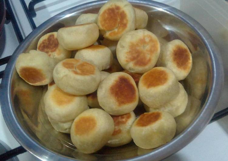 Bakpia 2 versi (Rasa Cokelat & Kacang Hijau)