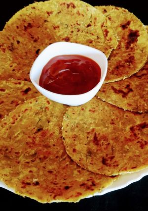 "चमचमीत मुळ्याचा पराठा" रेसिपी चे मुख्य फोटो 