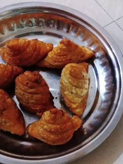 लेयर समोसा (layer samosa recipe in Hindi) रेसिपी मुख्य फोटो