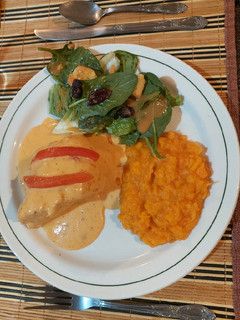 Una foto de Pechugas en salsa de queso rellenas con paté