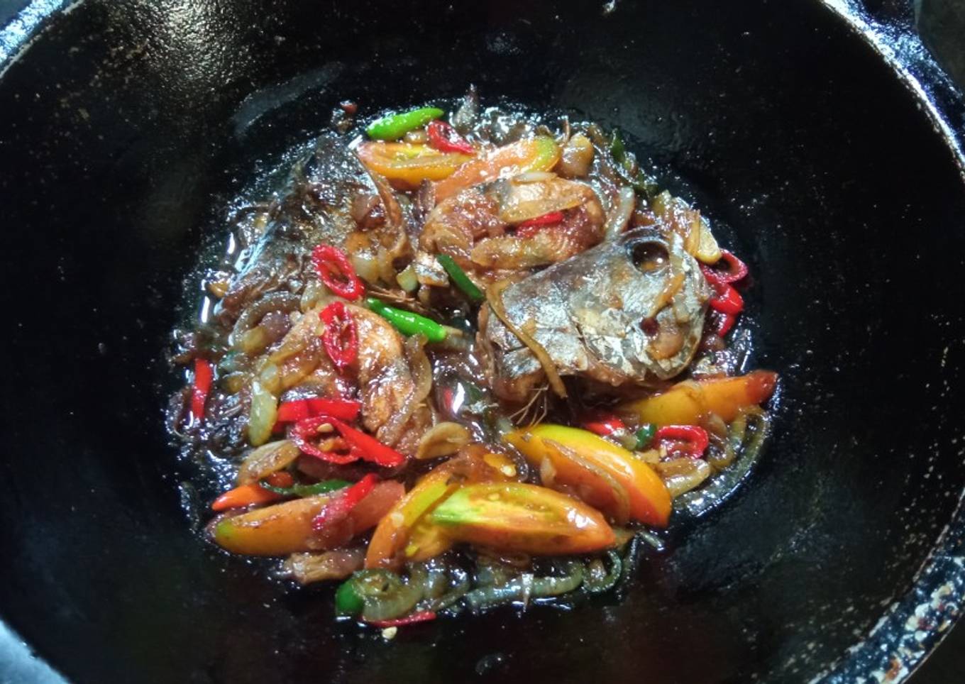 Ikan tongkol masak asam pedas