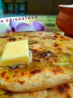 आलू अचारी पराठा (Aloo achari paratha recipe in Hindi) रेसिपी मुख्य फोटो