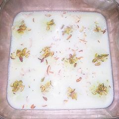 A picture of Pista Rasmalai.