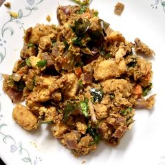 A picture of Chicken curry idli.