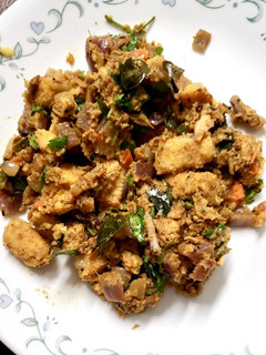 A picture of Chicken curry idli.