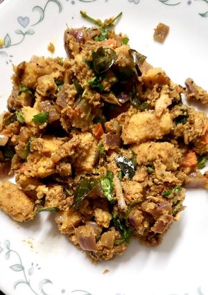 A picture of Chicken curry idli.