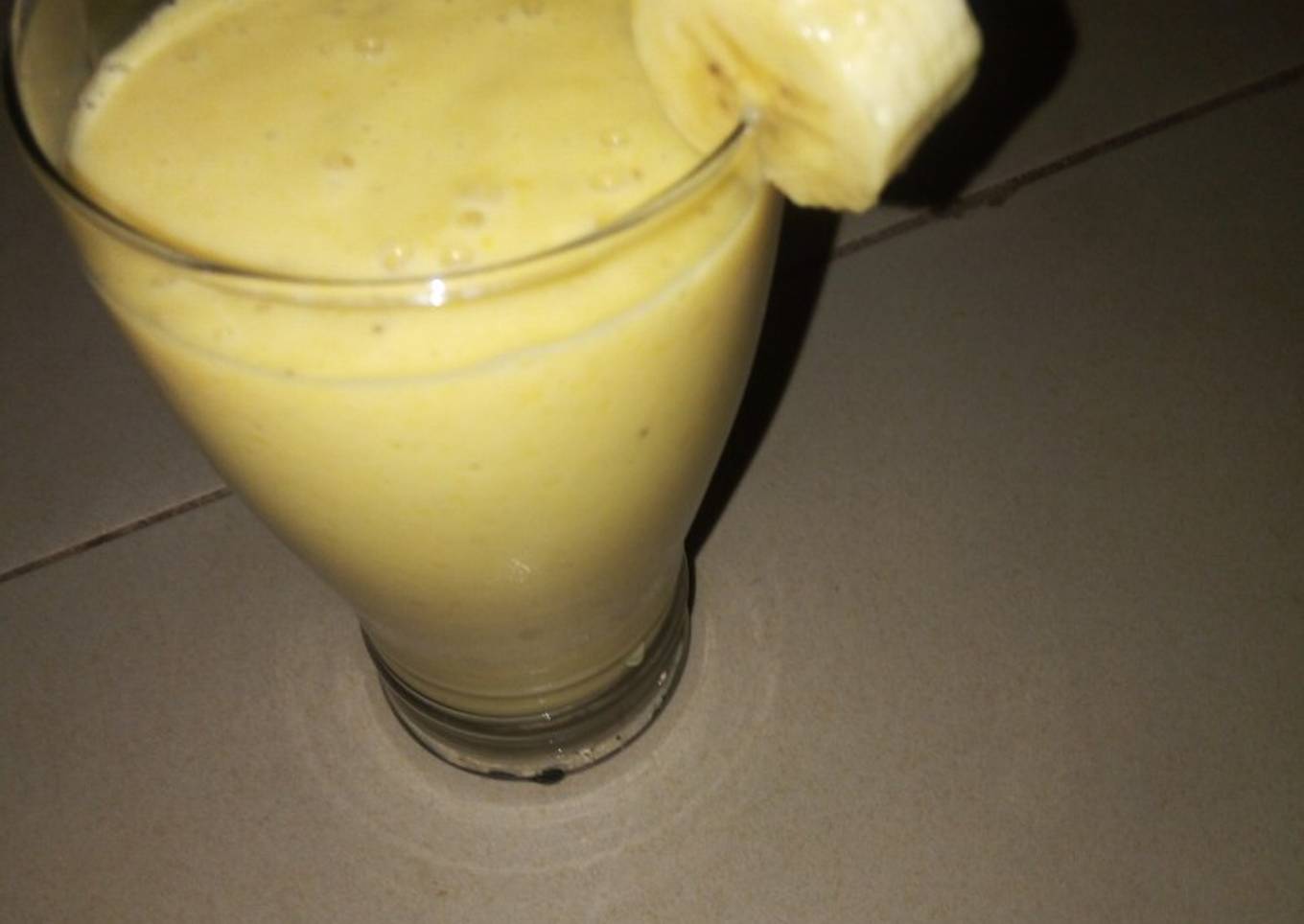 Banana + mango smoothie