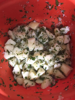 Una foto de Ensalada de papa con perejil