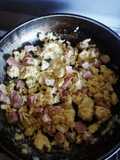 Huevos Revueltos con Mortadela