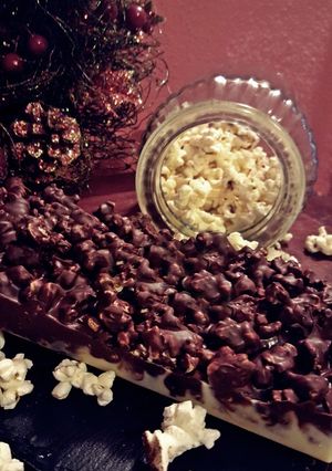 Foto principal de Turrón de palomitas y tres chocolates