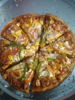 चीज़ पिज़्ज़ा (cheese pizza recipe in hindi) रेसिपी मुख्य फोटो
