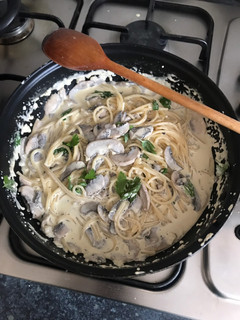 Tejszínes gombás tészta recept fotója