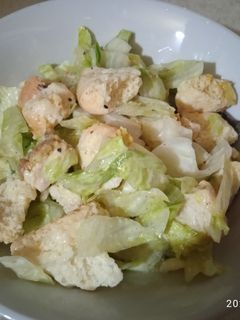 Una foto de Ensalada César con pollo