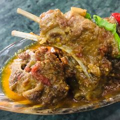 A picture of Chat pata bhuna wa gosht.