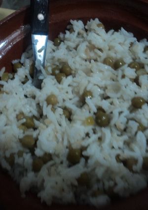 Una foto de Arroz blanco barroco con polvo de camarón especias y chícharo a la mexicana. Receta conventual