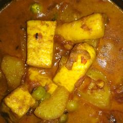 A picture of Matar paneer.