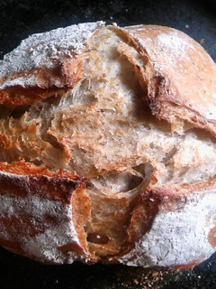 Una foto de Pan de campo con masa madre natural!
