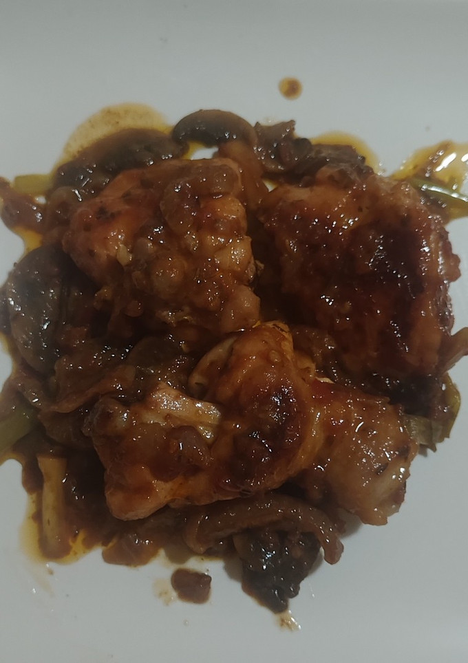 Una foto de Pollo en salsa
