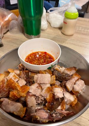 รูปของ หมูกรอบ หม้อทอดไร้น้ํามัน