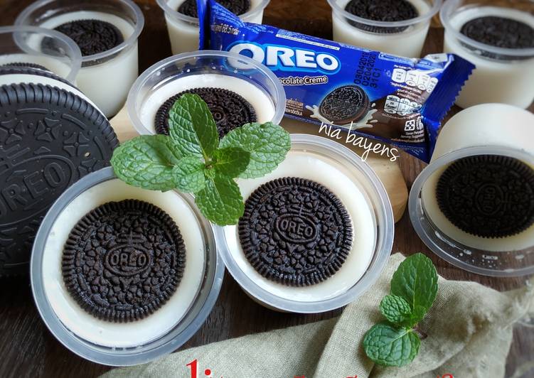 Puding susu oreo