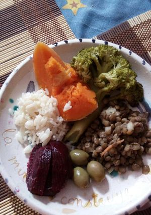 Una foto de Ensalada variada, todo lo necesario para equilibrio alimenticio