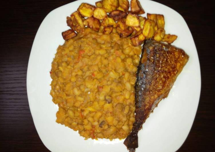 Porriage beans with fried plantain and fish