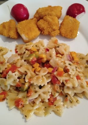 Una foto de Ensalada de pasta y aguacate congelado o fresco tú eliges