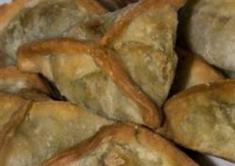 Spinach turnovers - fatayer bi sabanegh