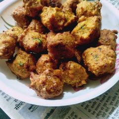 A picture of Mix Dal Pakoda.