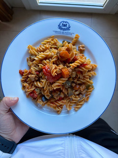 Una foto de 🌱Pasta de lentejas con verduritas y soja texturizada 🌱