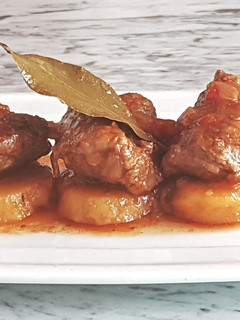 Una foto de Joues de Porc Aix-en-Provence. (carrilleras al champagne)