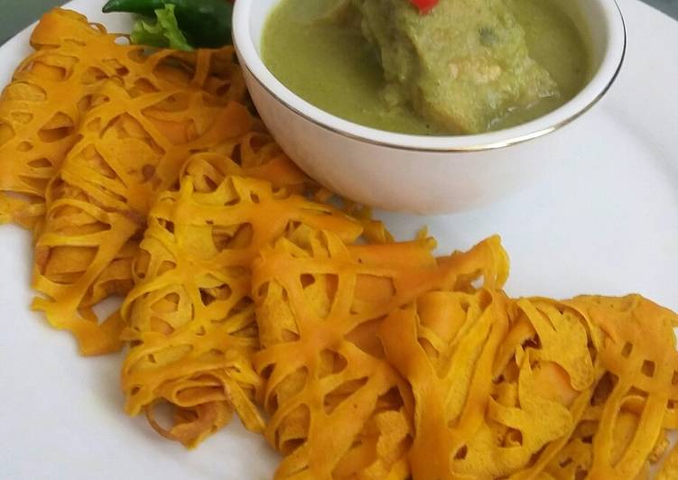 Kue Jala Wortel Kuah Kari Hijau
