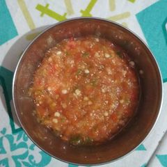 A picture of Tomato lehsun Ki chutney.
