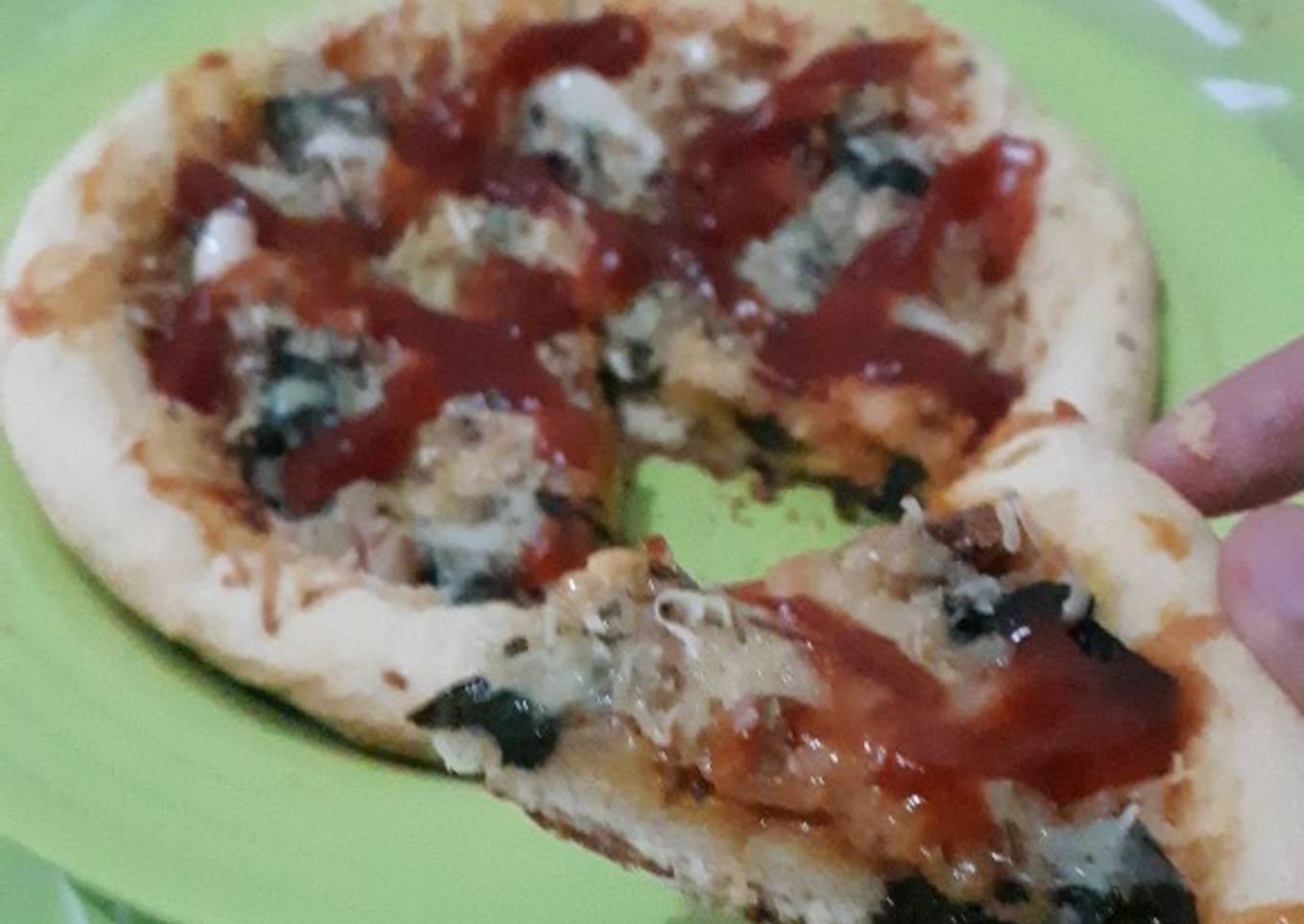 Pizza topping Daun katuk