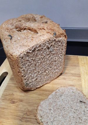 Foto principal de Pan integral de espelta y trigo con prefermento (panificadora)