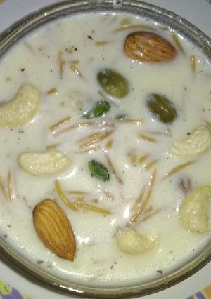 A picture of Hyderabadi sheer khorma.