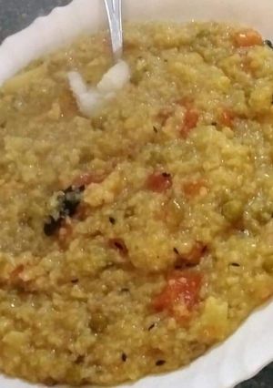 खिचड़ी (khichdi recipe in Hindi) रेसिपी मुख्य फोटो