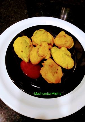 A picture of Mirchi Pakode.