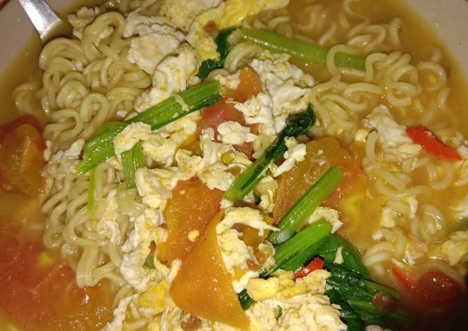Cara bikin Indomie goreng nyemek Cara bikin Indomie goreng nyemek