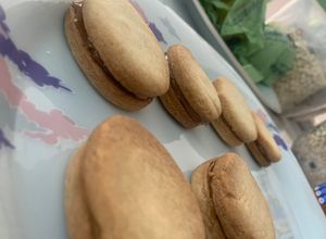 Una foto de Alfajores rellenos de dulce de leche (tipo Clementina)