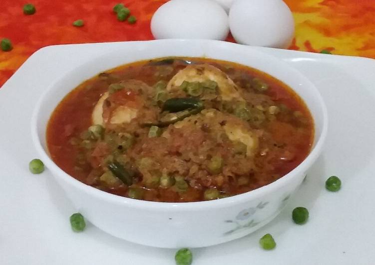 Everyday of Anda mattar gravy (Egg Peas curry)