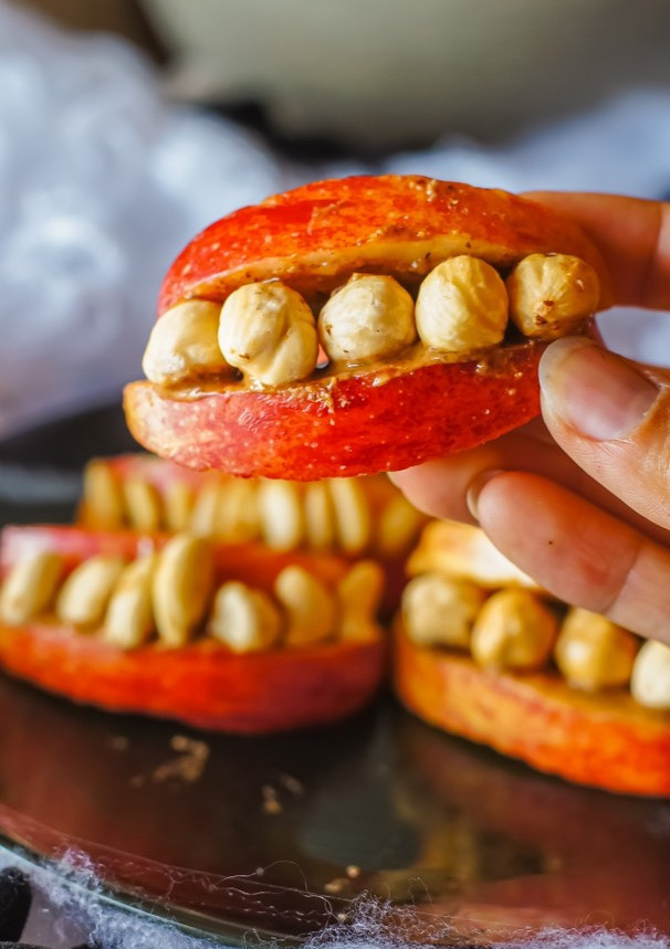 Una foto de Dentaduras de manzana Halloween