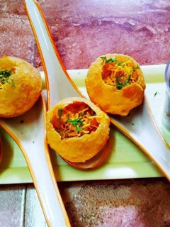 चटपटी पानी पूरी (chatpati pani poori recipe in Hindi) रेसिपी मुख्य फोटो