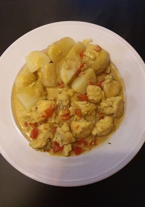 Une photo de Lotte au curry et lait de coco